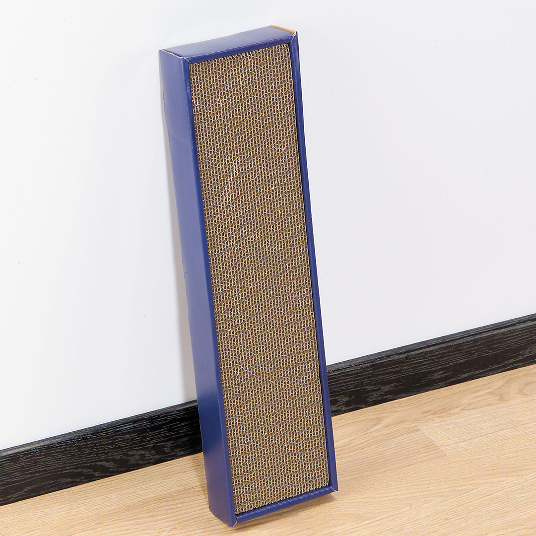 Царапание картона кошачьей мятой