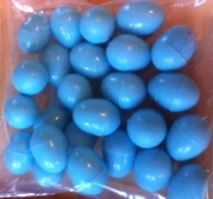 SMALL PLASTIC EGG BLUE