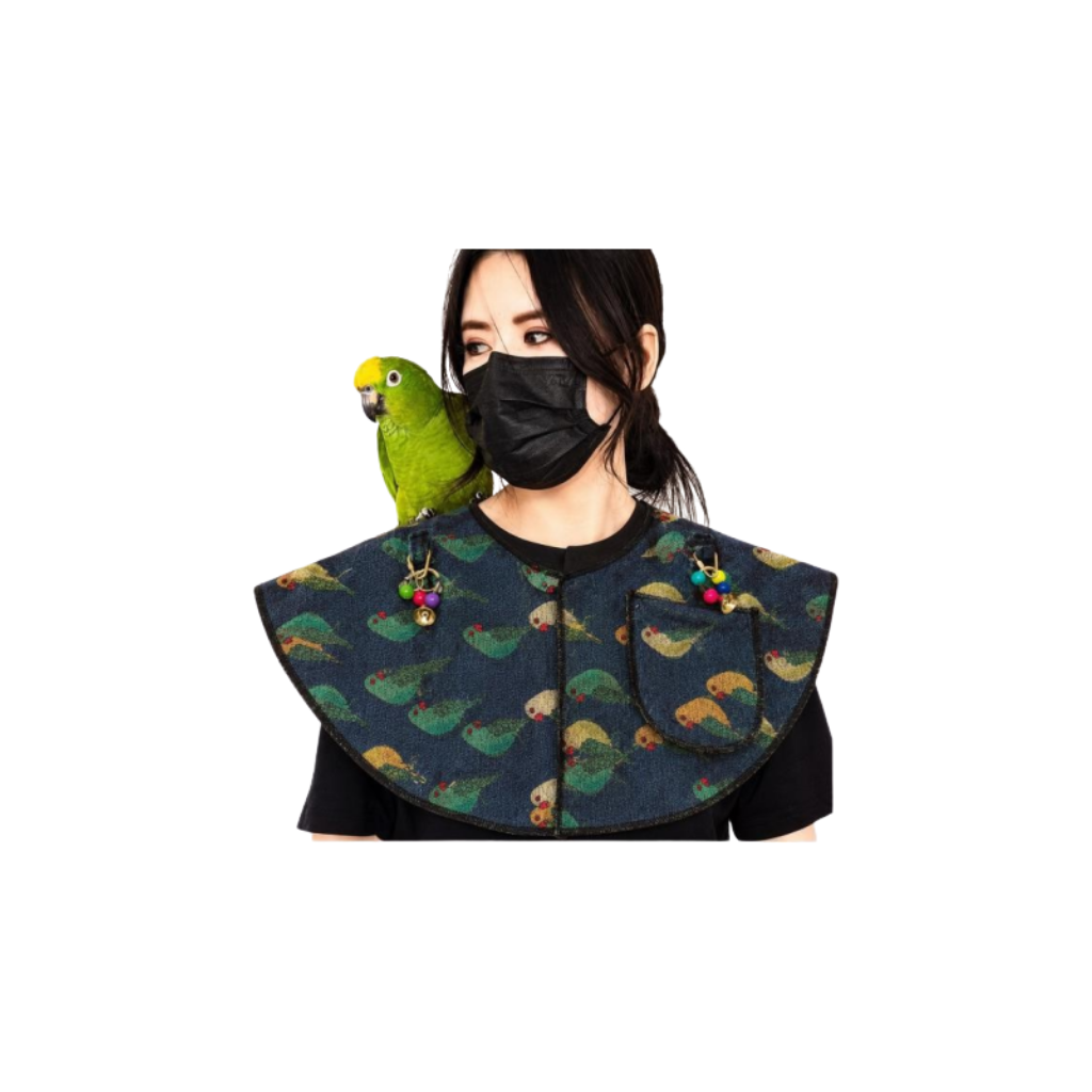 SHOULDER CAPES FOR HOLDING PARROTS