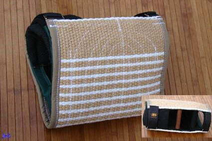 BITE CUSHION WITH HANDLE AND COATING